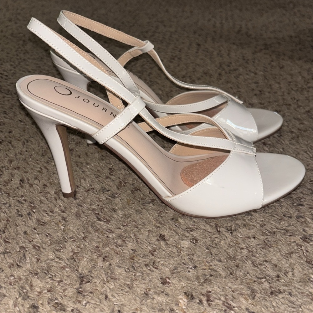 Journee Collection Varra Heels size 9.5 color Patent/Bone - Picture 5 of 9